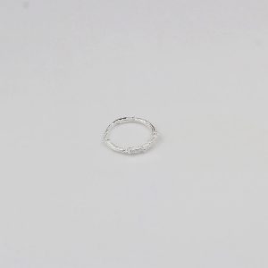 Joyería artesanal anillo rama plateado joyas de autora
